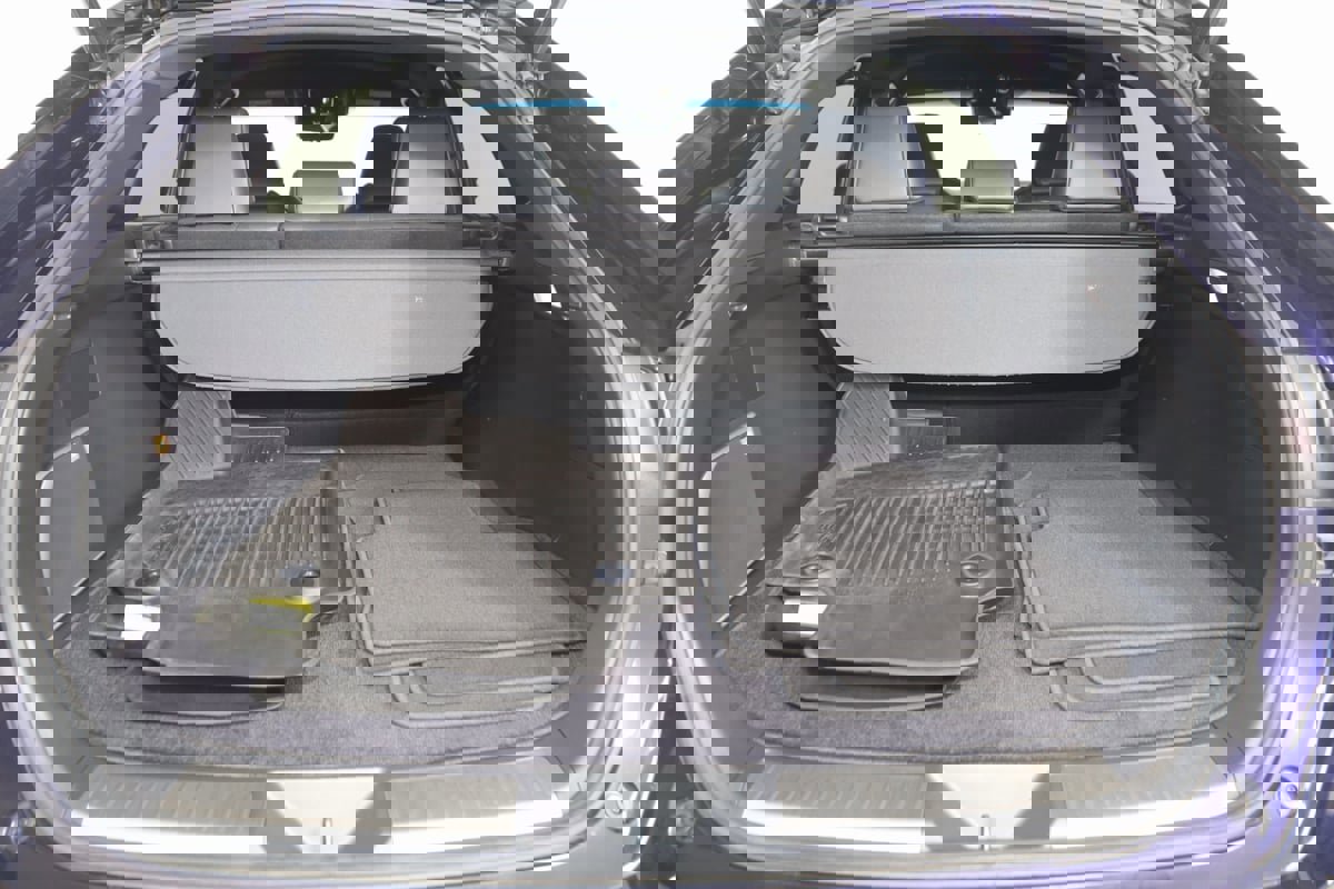 Used 2023 Toyota Venza Limited image 43