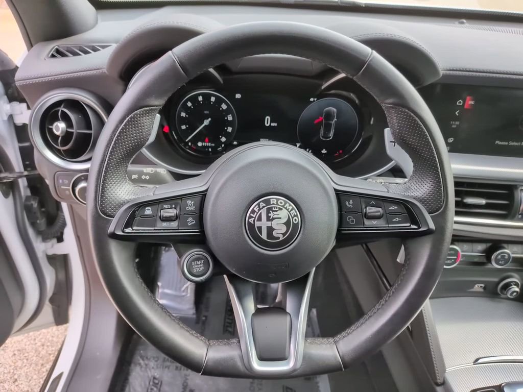 Used 2024 Alfa Romeo Stelvio Veloce image 23