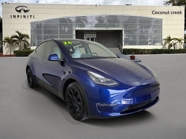 Used 2024 Tesla Model Y Long Range AWD/4WD image 1