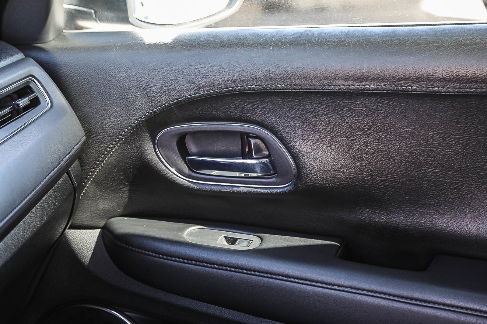 Used 2018 Honda HR-V EX image 21