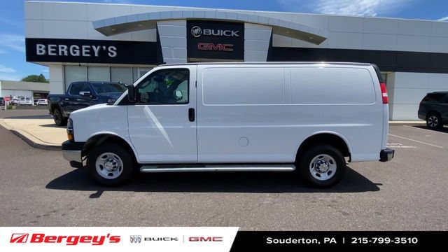 Used 2024 Chevrolet Express 2500 w/ Driver Convenience Package RWD image 5
