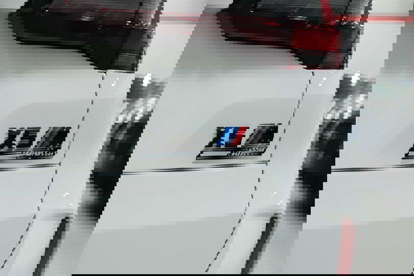 Used 2021 BMW X5 M w/ Competition Package image 9