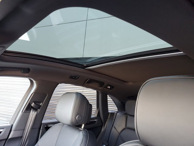 Used 2025 Porsche Macan image 38