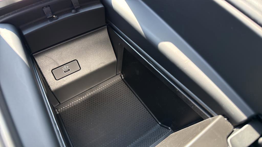 Used 2025 BMW X7 xDrive40i w/ Climate Comfort Package image 38