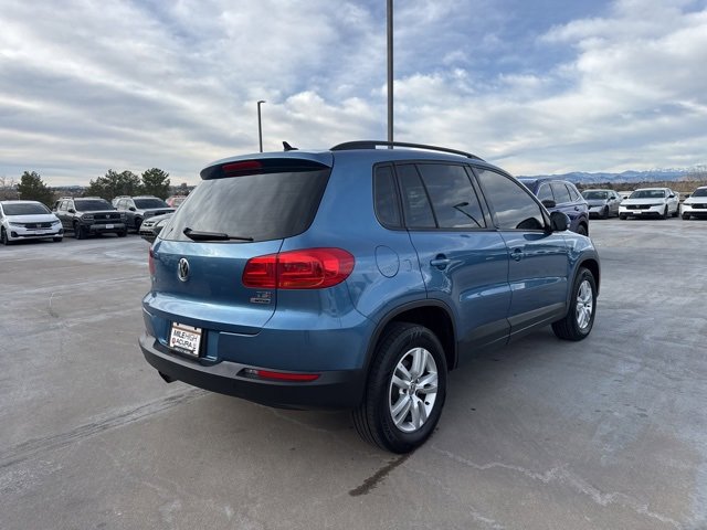 Used 2017 Volkswagen Tiguan S image 8