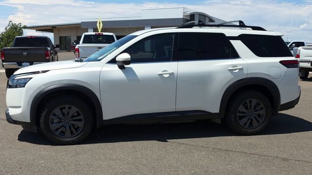 Used 2023 Nissan Pathfinder SV w/ SV Black Package AWD/4WD image 6