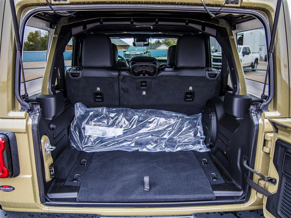 Used 2025 Jeep Wrangler Unlimited Rubicon image 14