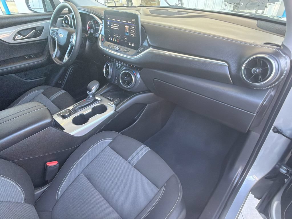 Used 2024 Chevrolet Blazer LT w/ Convenience Package FWD image 30