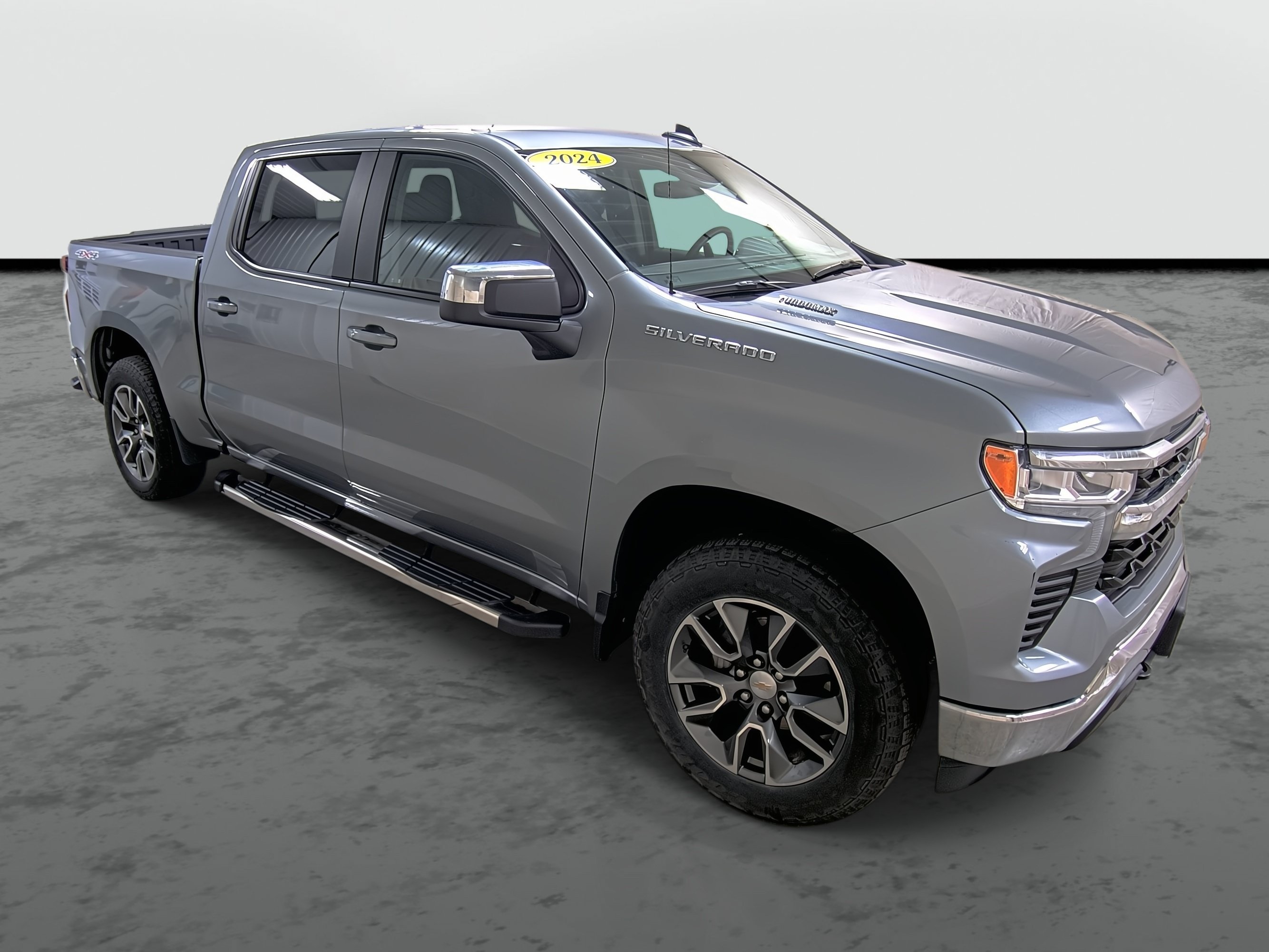 Used 2024 Chevrolet Silverado 1500 LT AWD/4WD image 5