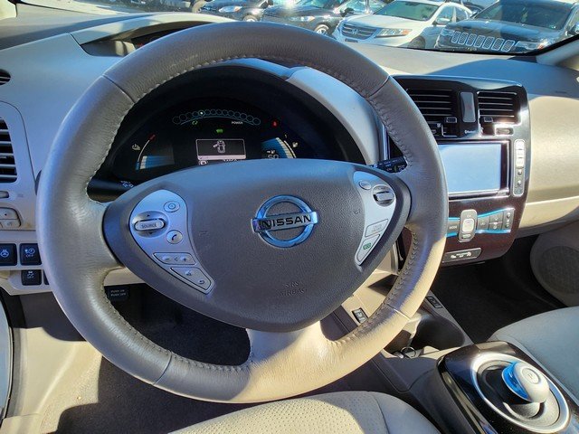 Used 2014 Nissan Leaf SV image 12