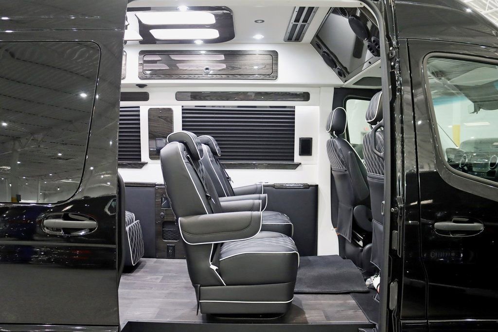 Used 2024 Mercedes-Benz Sprinter 3500 image 28