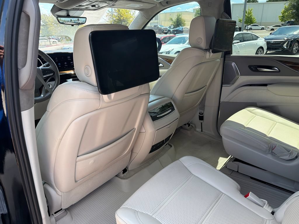 Used 2024 Cadillac Escalade Sport Platinum w/ LPO, Floor Liner Package AWD/4WD image 39