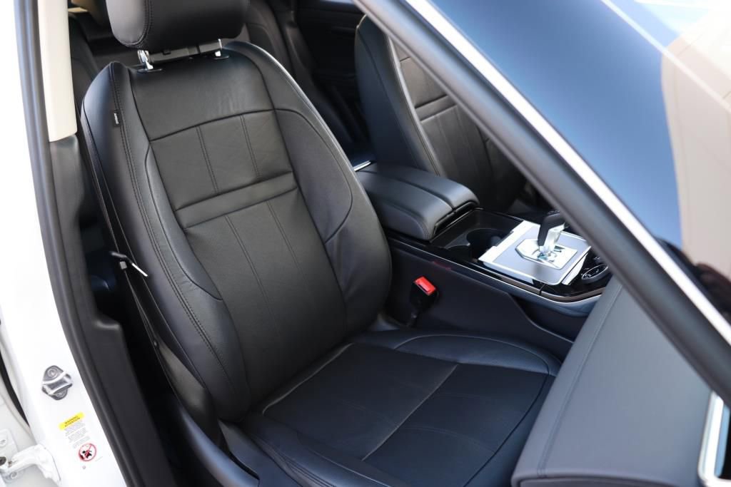 Used 2023 Land Rover Range Rover Evoque SE image 33