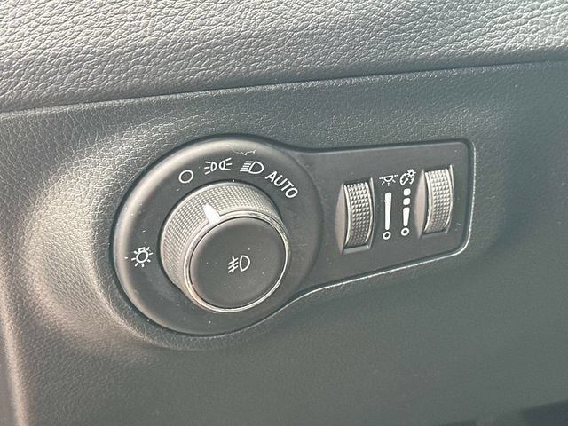 Used 2021 Jeep Compass Latitude w/ Sun and Sound Group AWD/4WD image 14