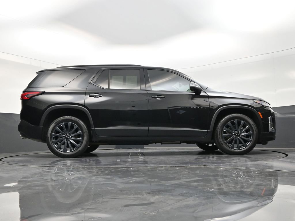 Used 2023 Chevrolet Traverse RS FWD image 26