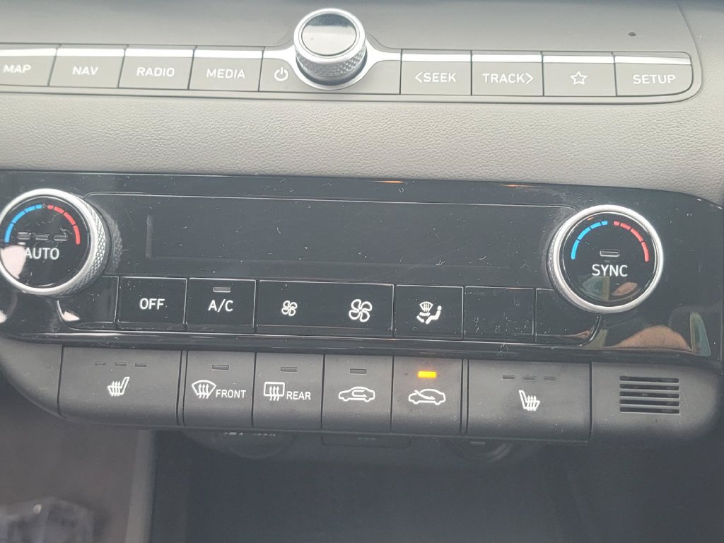 Used 2023 Hyundai Elantra SEL w/ Convenience Package FWD image 28