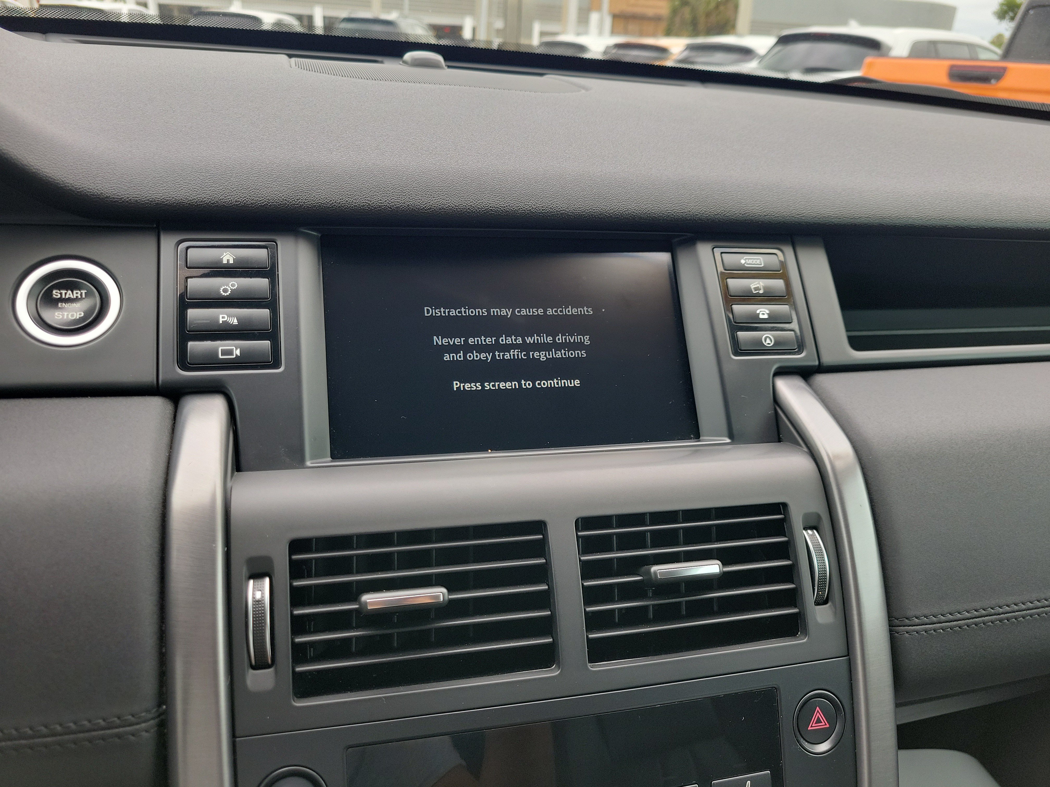 Used 2019 Land Rover Discovery Sport HSE AWD/4WD image 23
