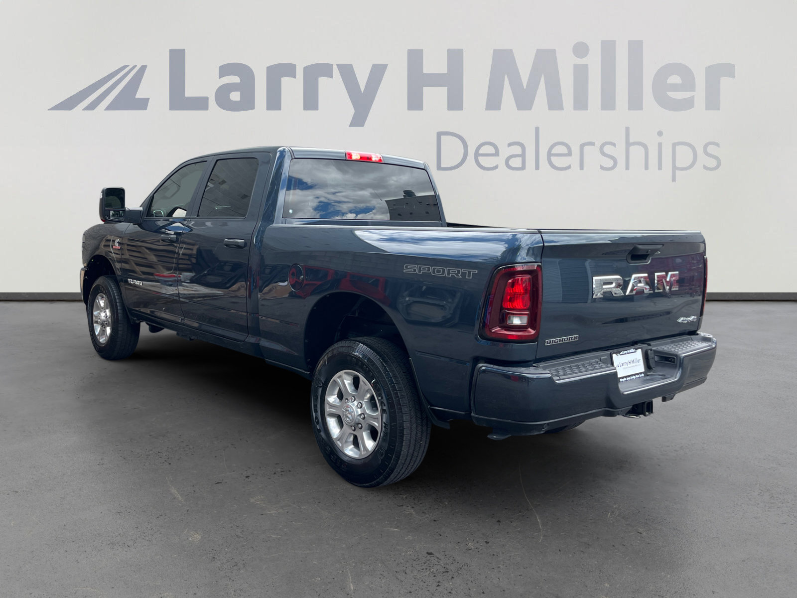 New 2025 RAM 2500 Big Horn AWD/4WD image 3