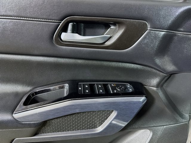 Certified 2023 Nissan Pathfinder SL w/ SL Premium Package image 16