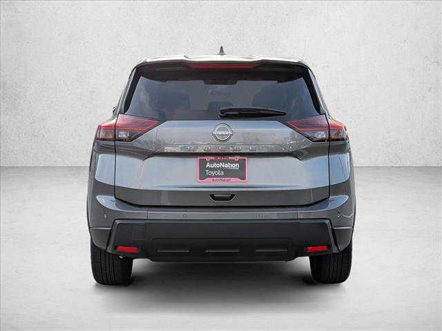 Used 2025 Nissan Rogue SV image 7