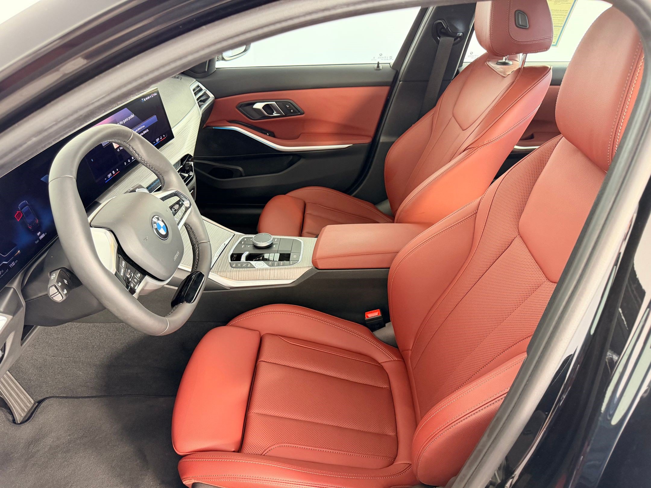 Certified 2026 BMW 330i xDrive Sedan AWD/4WD image 5