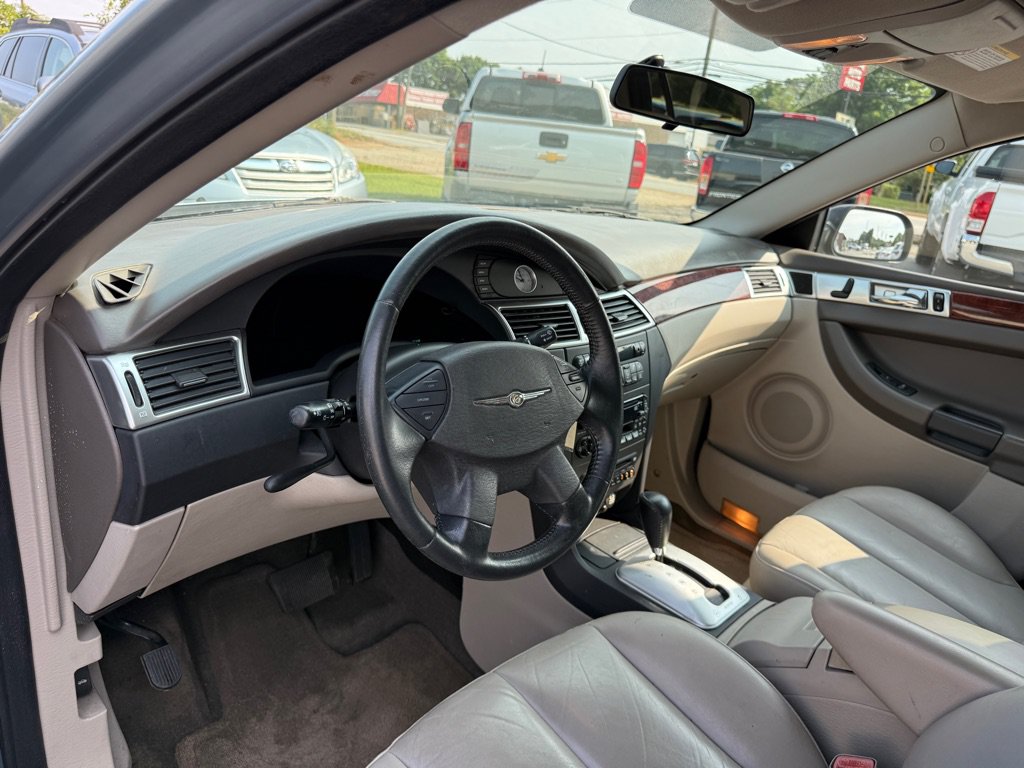 Used 2005 Chrysler Pacifica Touring FWD image 10