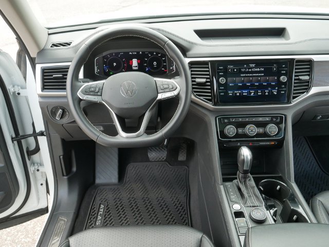 Certified 2023 Volkswagen Atlas SE w/ Panoramic Sunroof Package AWD/4WD image 22