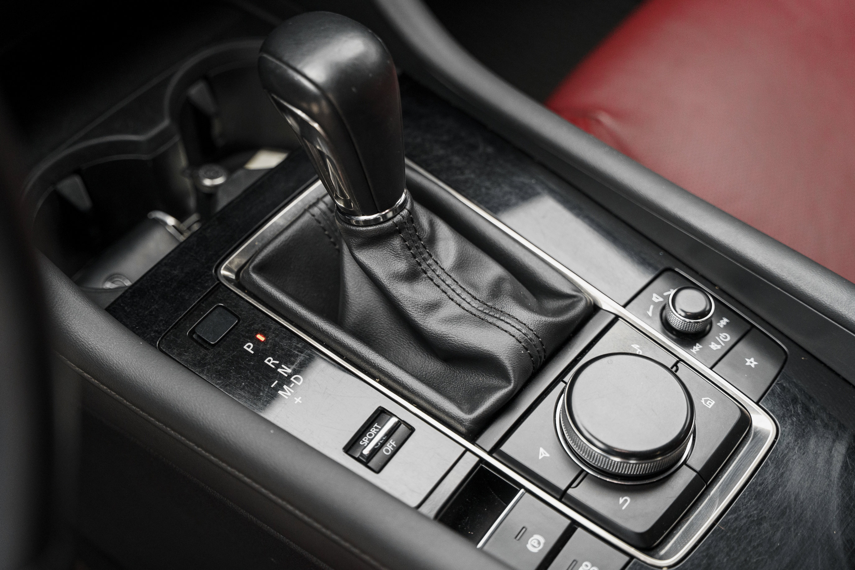 Used 2021 MAZDA MAZDA3 Hatchback w/Premium Plus Pkg image 11