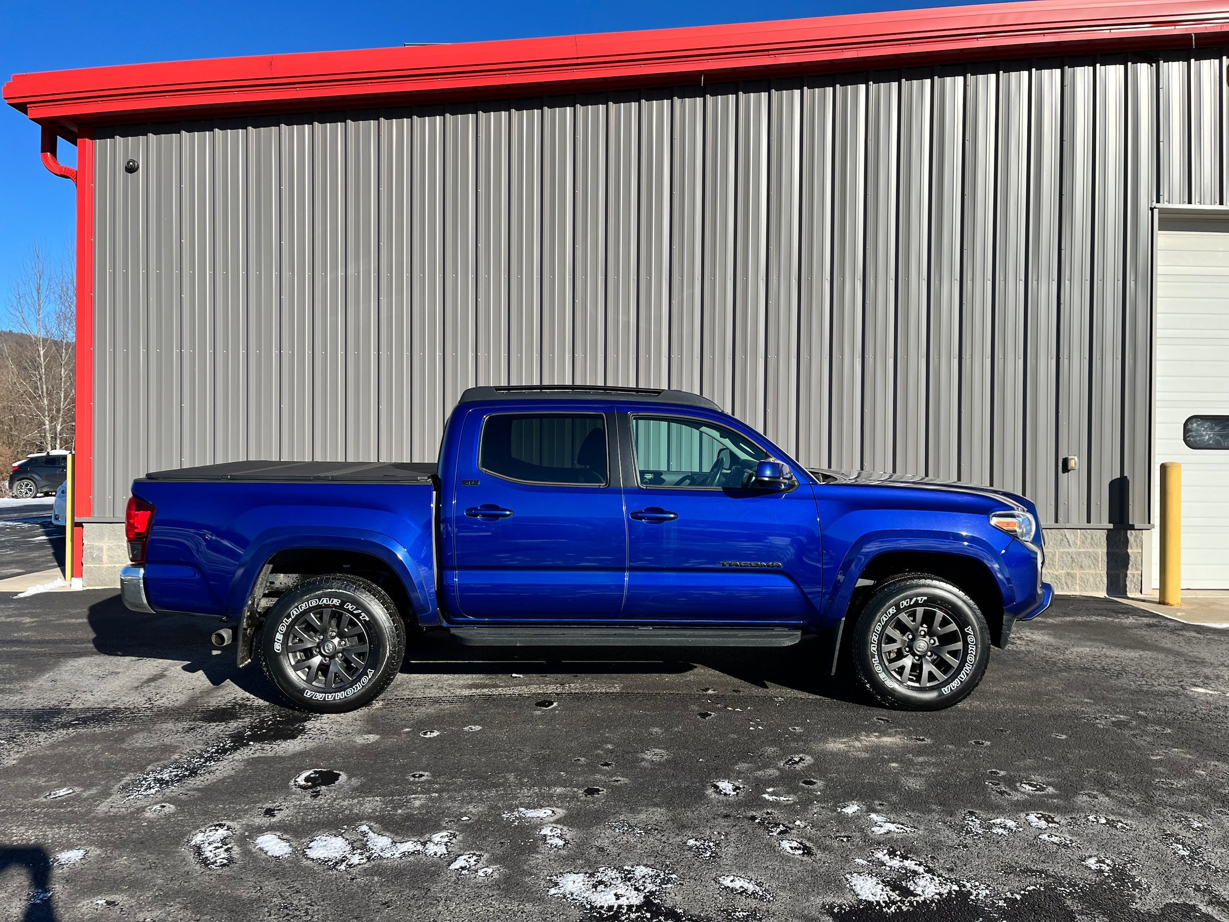 Certified 2023 Toyota Tacoma SR5 w/ Black Out Package (TMS) AWD/4WD image 1