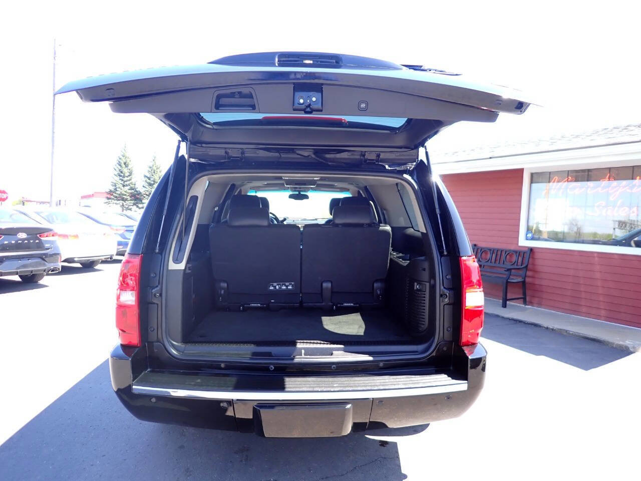 Used 2011 Chevrolet Suburban LTZ AWD/4WD image 5