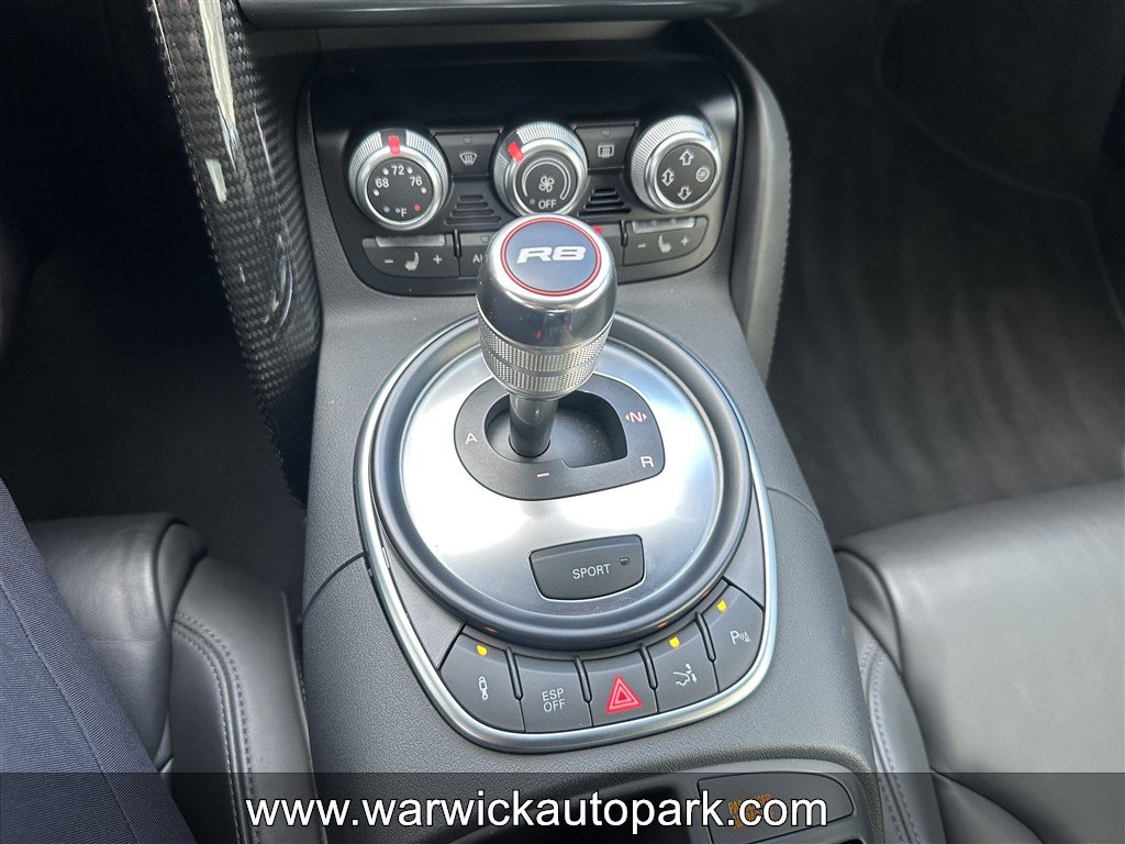 Used 2010 Audi R8 V10 image 7
