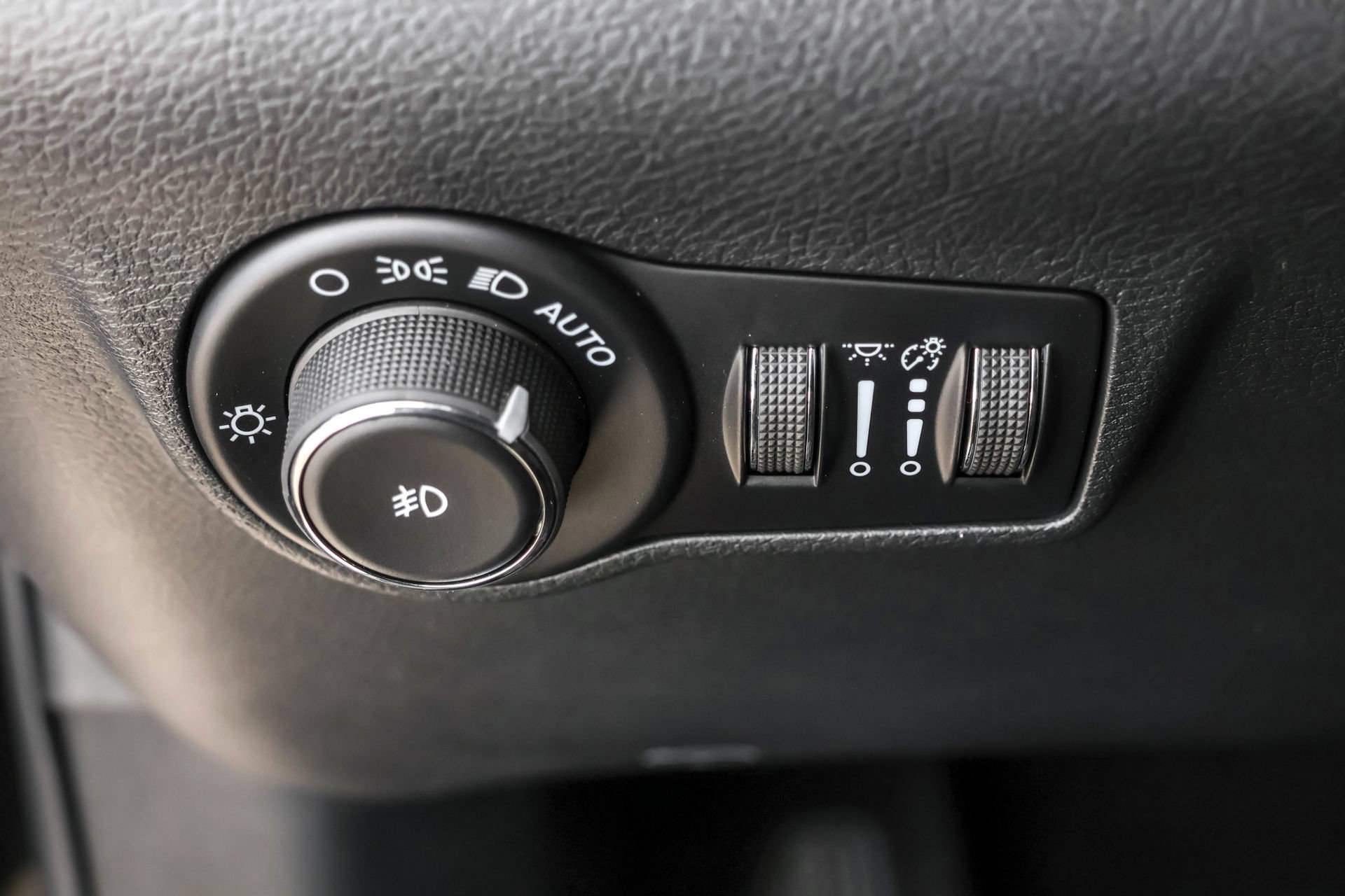 New 2026 Jeep Compass Latitude AWD/4WD image 27