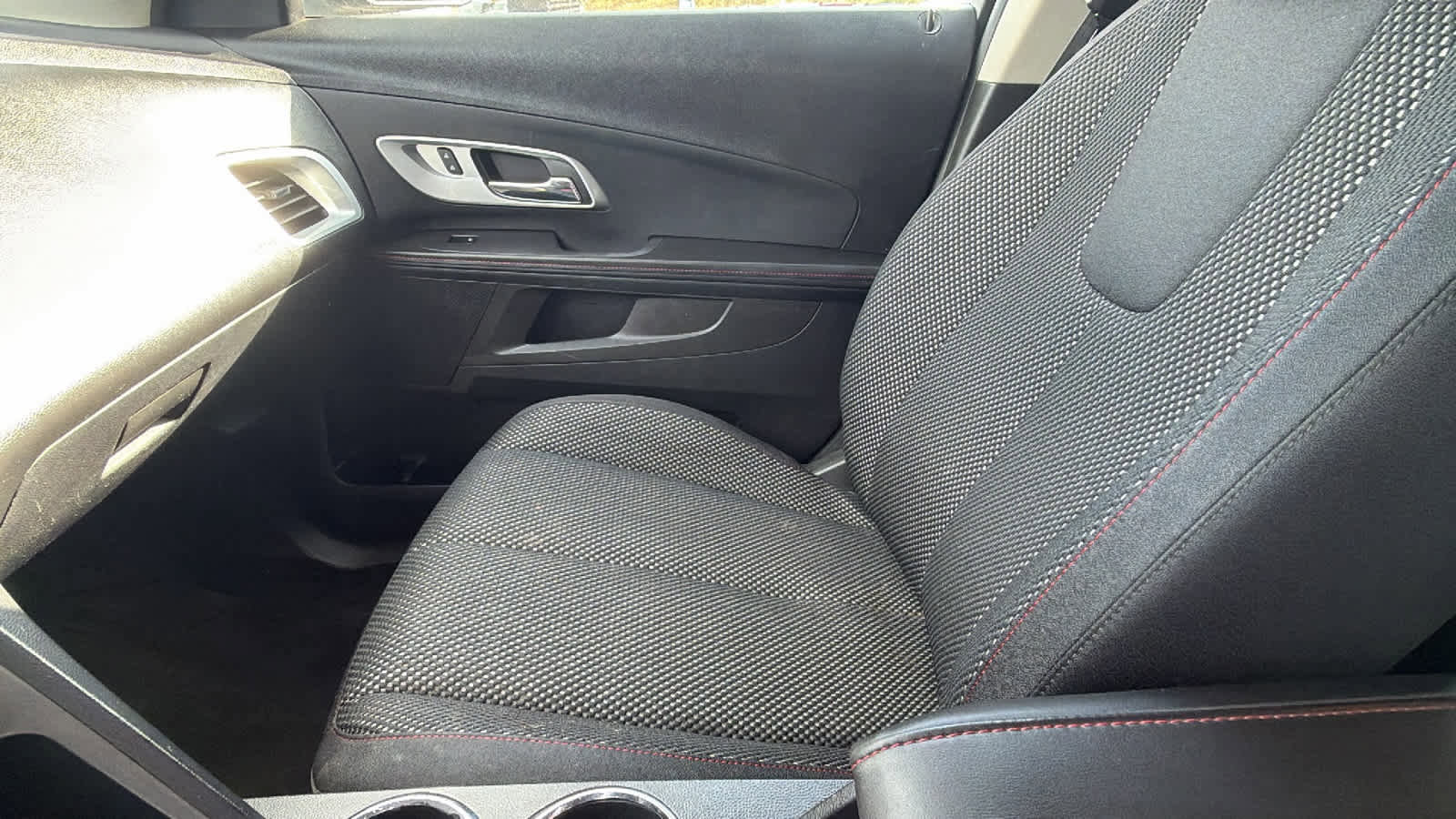 Used 2015 Chevrolet Equinox LT image 12