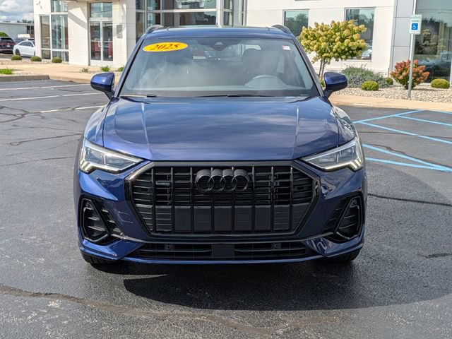 Certified 2025 Audi Q3 2.0T Premium AWD/4WD image 2