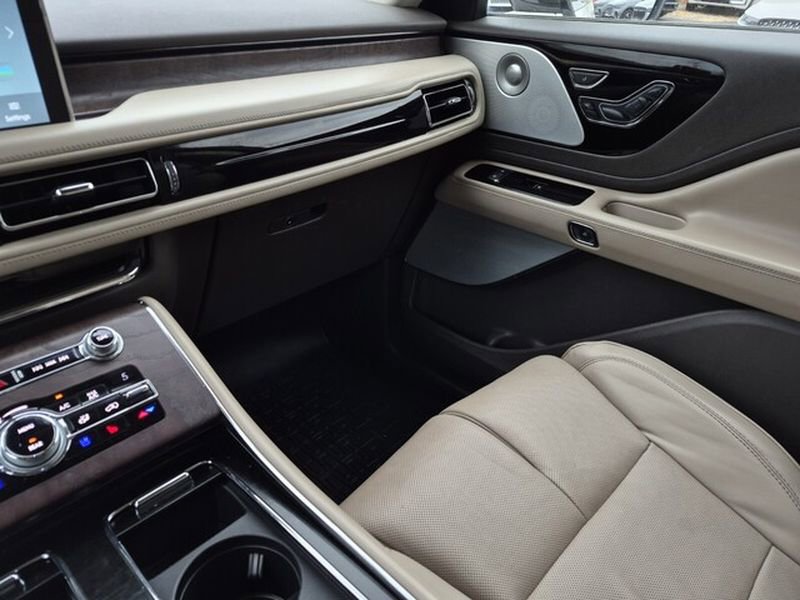 Used 2020 Lincoln Aviator Reserve w/ Equipment Group 202A image 34