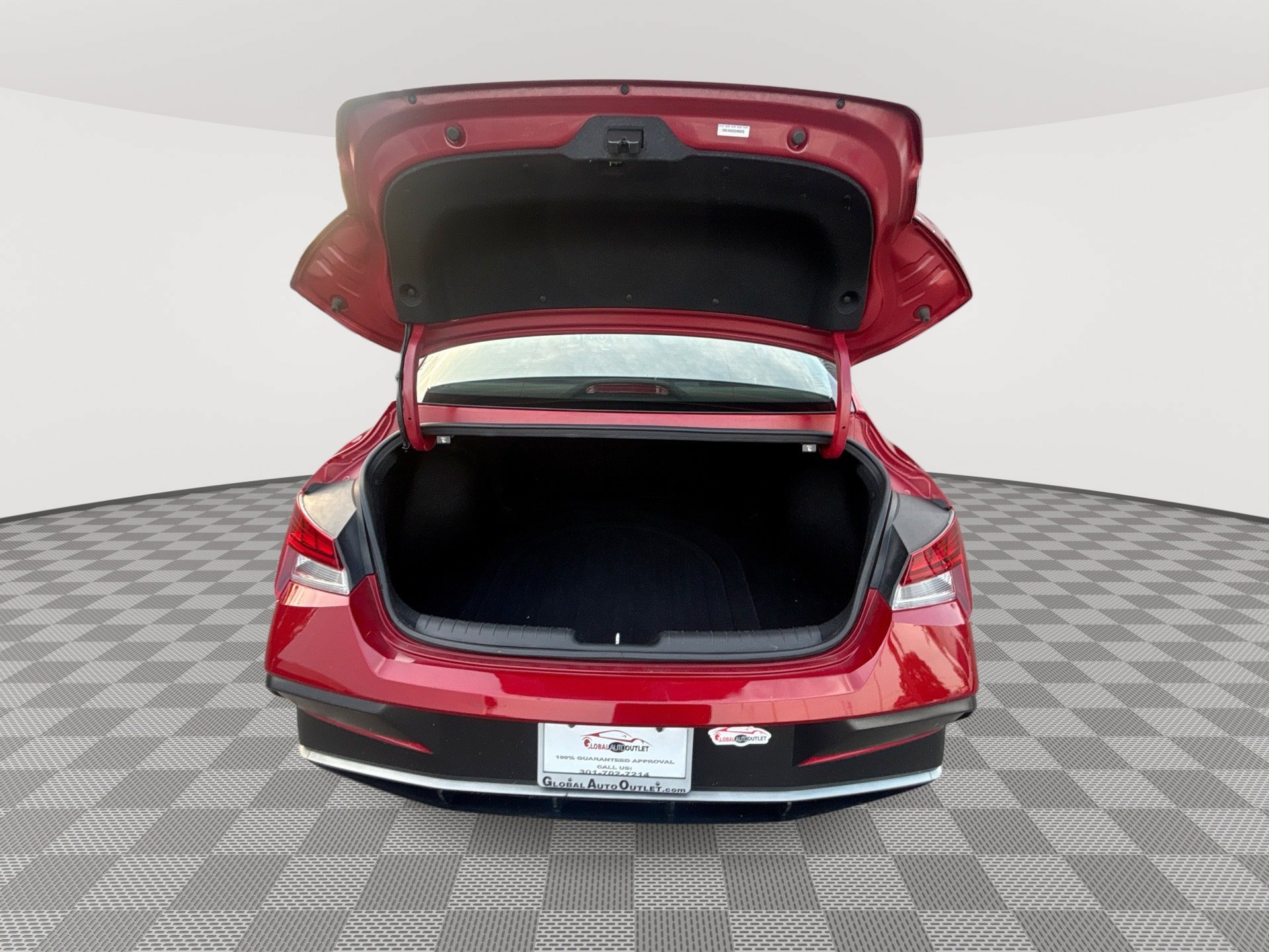 Used 2025 Hyundai Elantra SEL FWD image 21