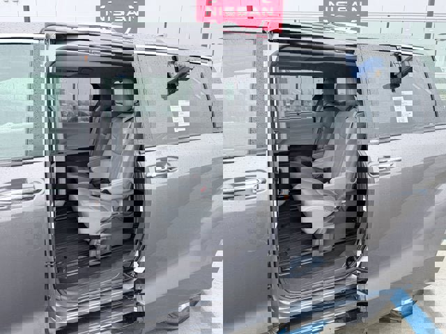 Used 2021 Toyota Sienna Limited image 10