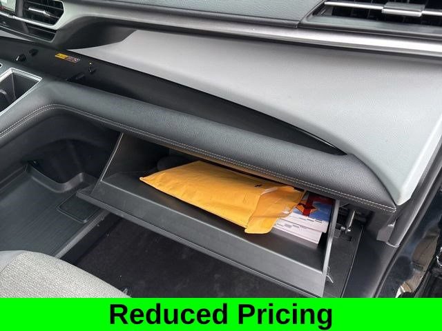 Used 2025 Toyota Sienna LE FWD image 36