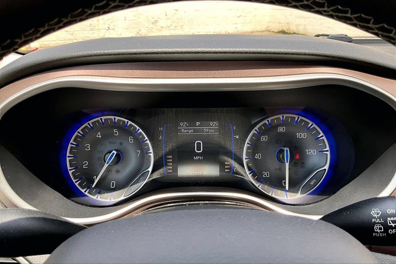 Certified 2023 Chrysler Voyager LX FWD image 9
