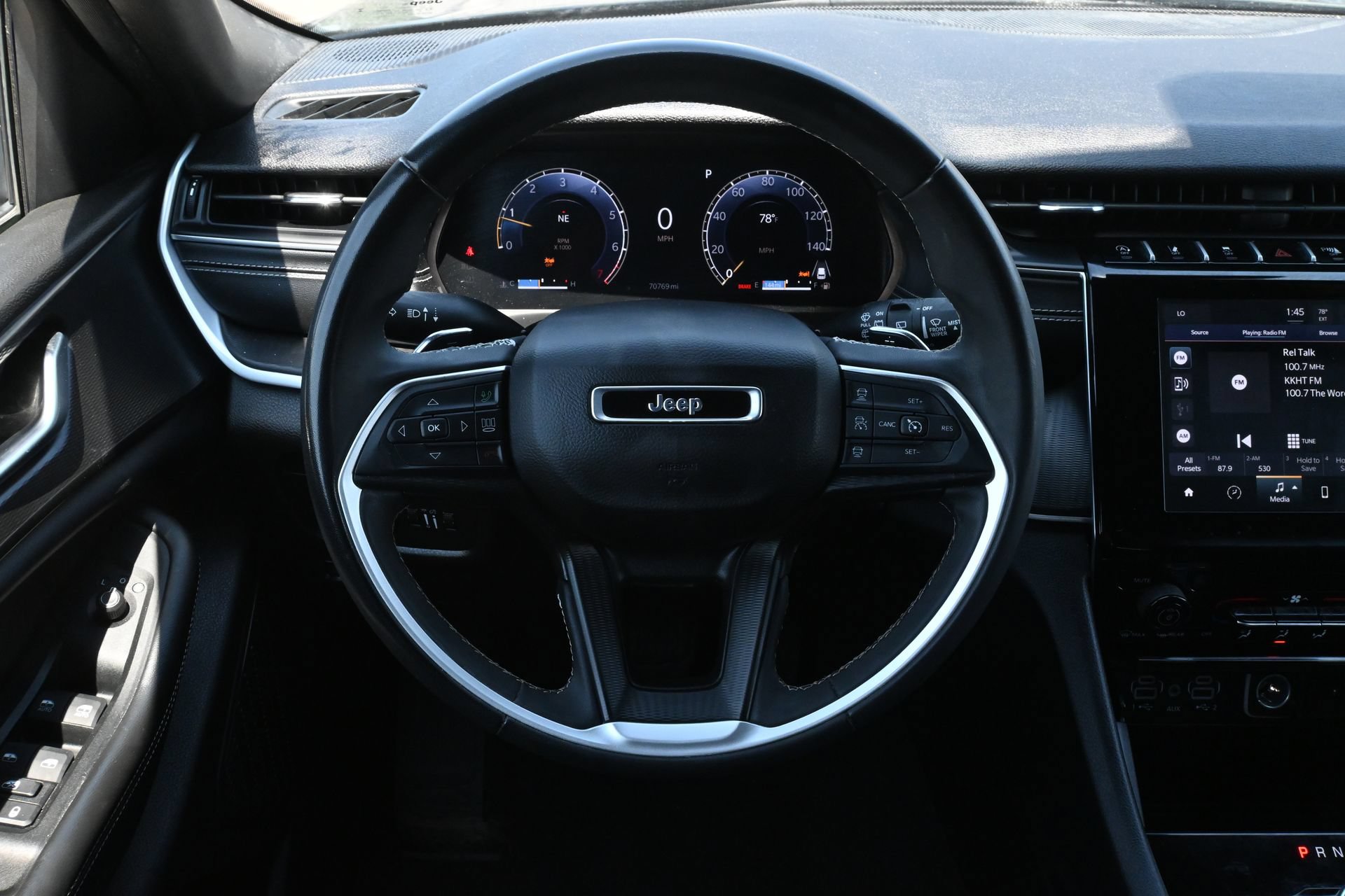 Used 2024 Jeep Grand Cherokee Laredo X RWD image 11