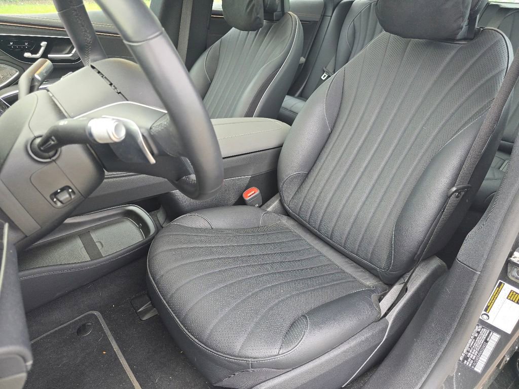 Used 2022 Mercedes-Benz EQS 580 4MATIC Sedan image 25