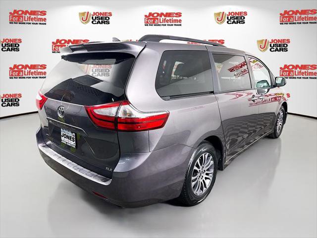 Certified 2019 Toyota Sienna XLE w/ Carpet Mat Package FWD image 16