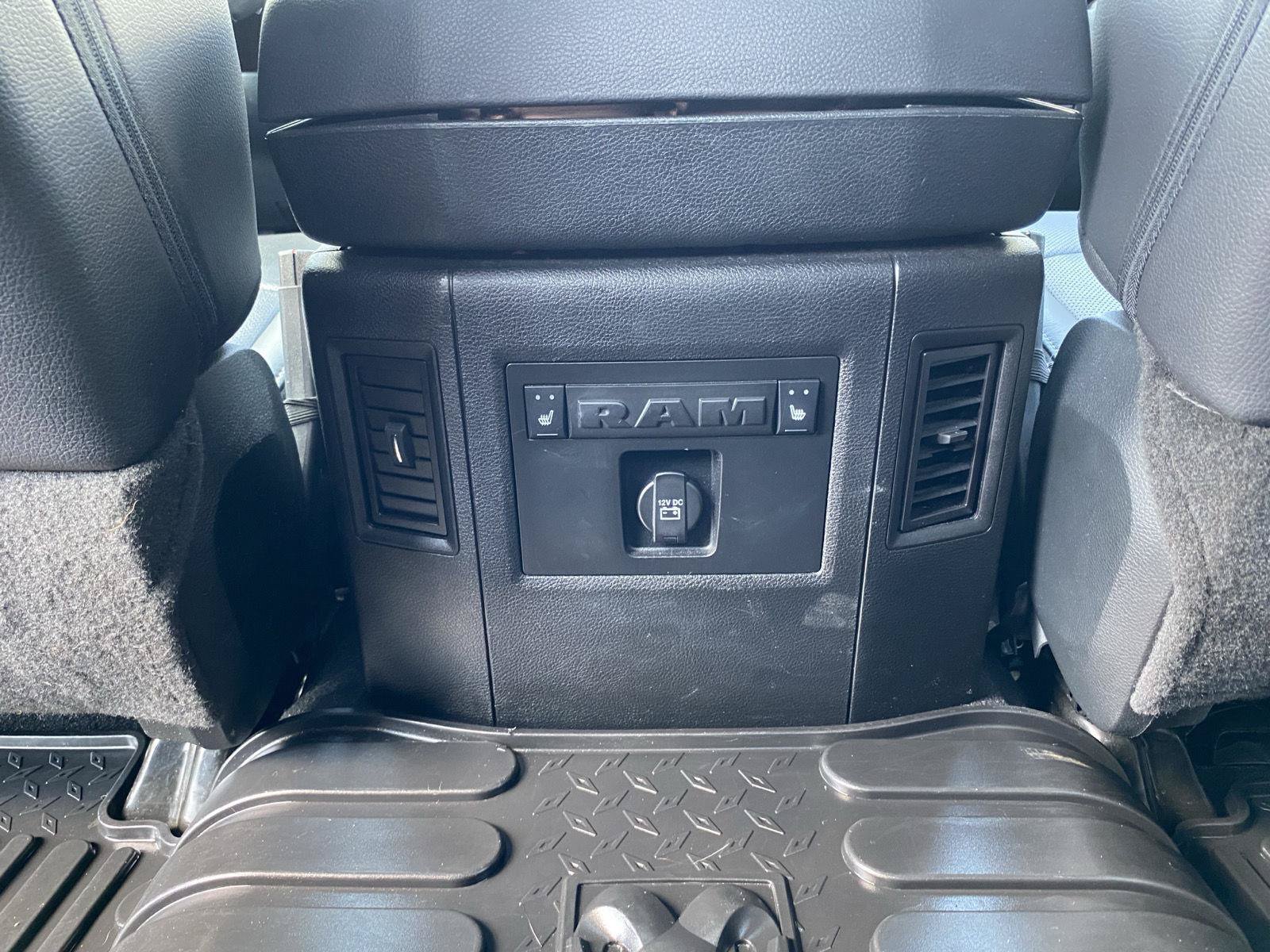 Used 2017 RAM 1500 Laramie w/ Convenience Group AWD/4WD image 27