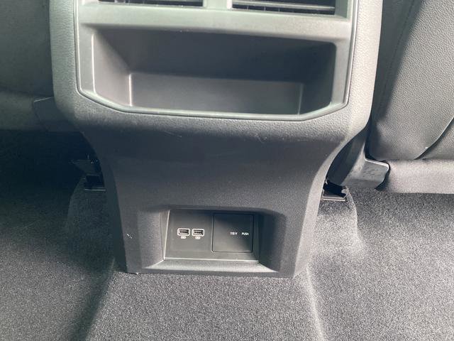 Used 2020 Volkswagen Atlas Cross Sport SE w/ Panoramic Sunroof Package image 32