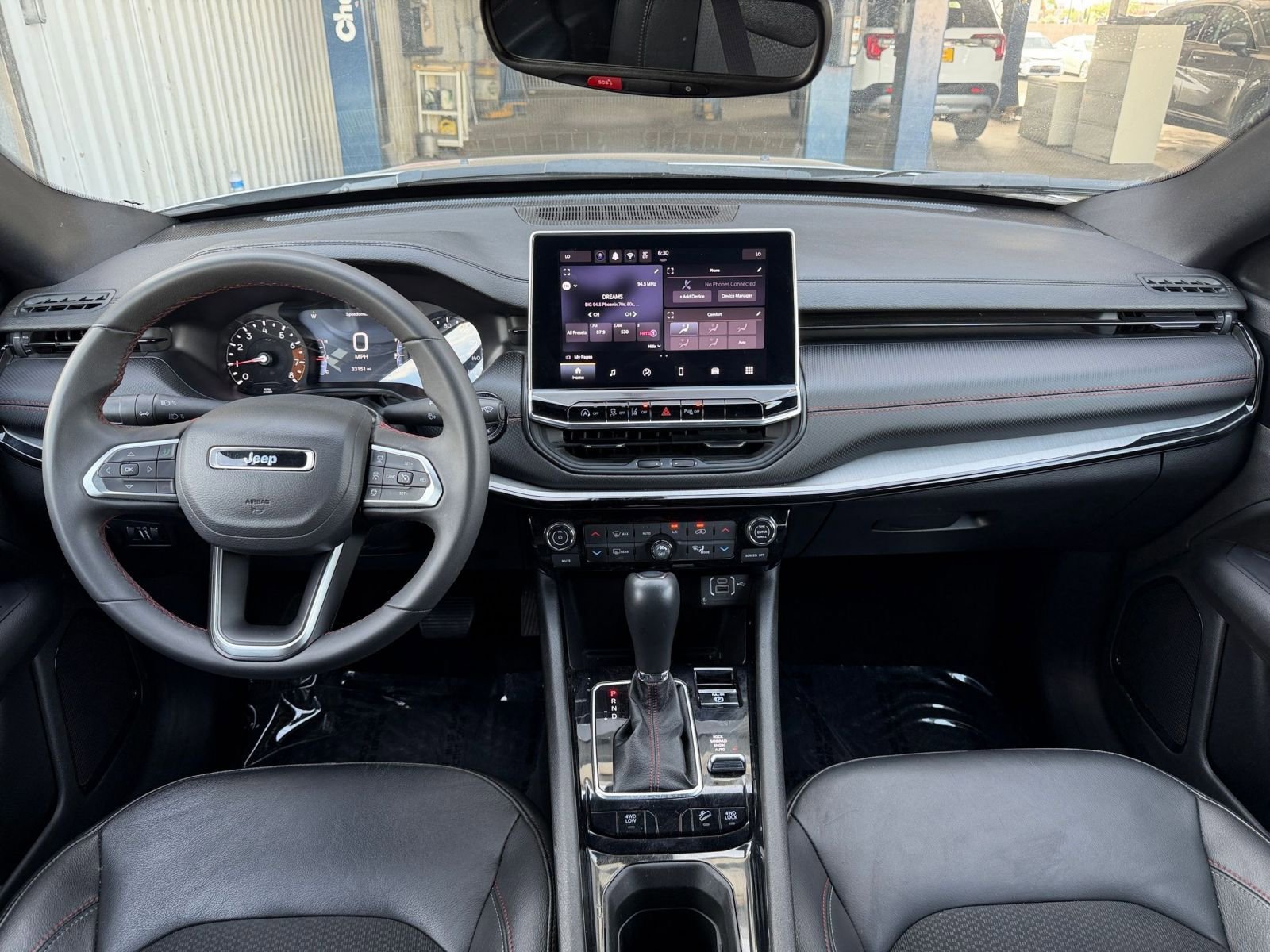 Used 2025 Jeep Compass Trailhawk AWD/4WD image 32
