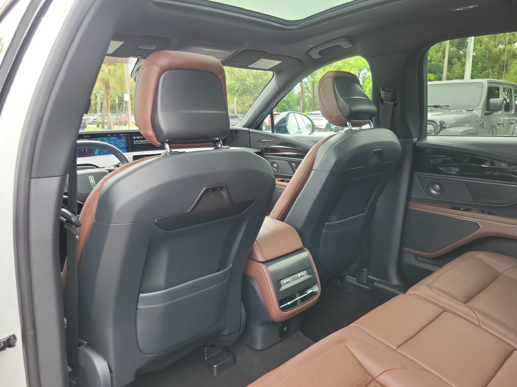 Certified 2026 Lincoln Nautilus Reserve AWD/4WD image 9