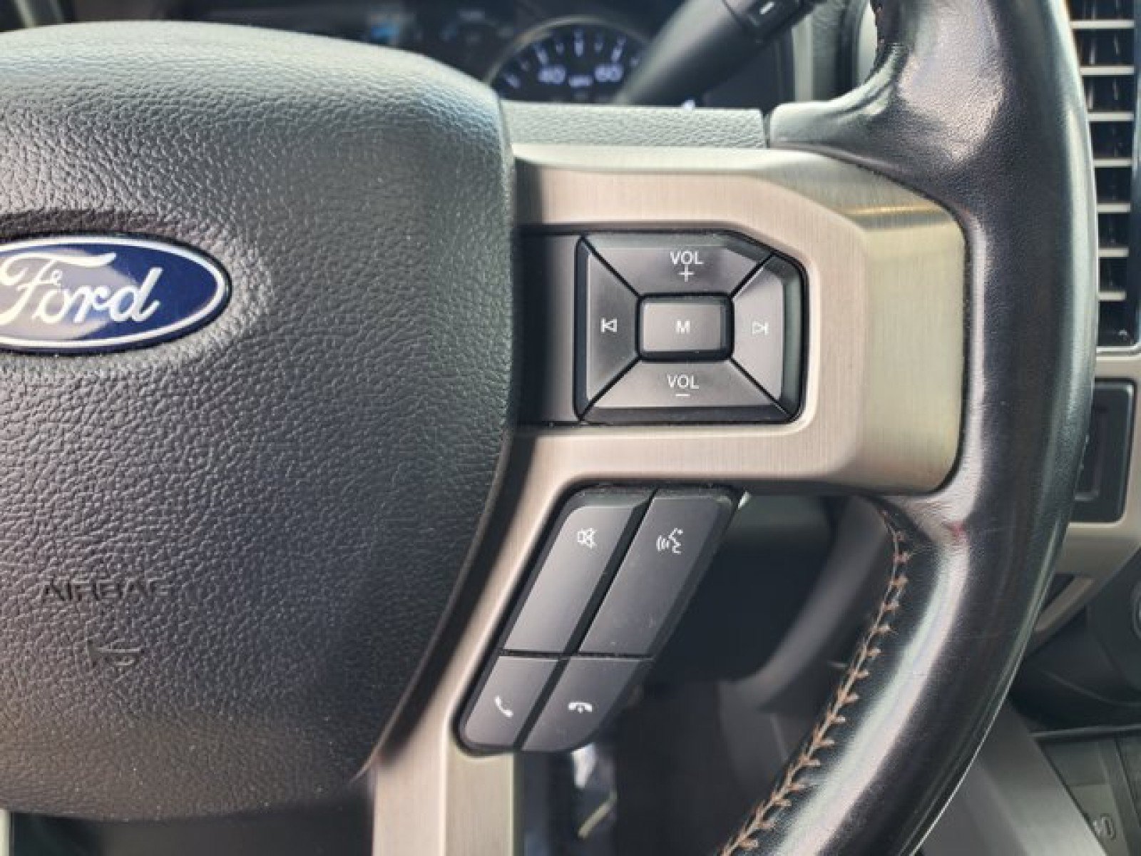 Used 2021 Ford F250 Platinum w/ FX4 Off-Road Package AWD/4WD image 19