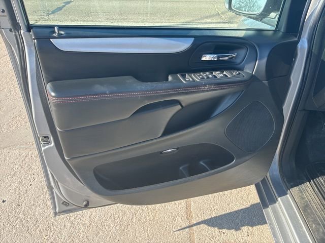 Used 2017 Dodge Grand Caravan GT FWD image 11