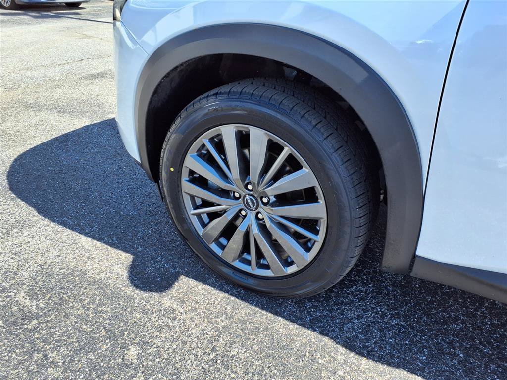 Used 2025 Nissan Pathfinder SL w/ SL Premium Package AWD/4WD image 9