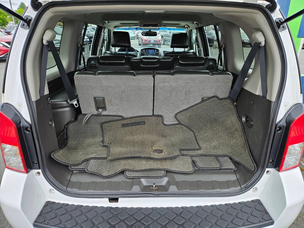 Used 2008 Nissan Pathfinder LE AWD/4WD image 10